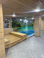 Piscina interna, piscina externa sazonal