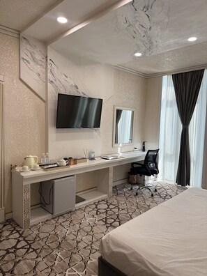 Desk, laptop workspace, free WiFi - The Tower Bukhara (Bukhara)