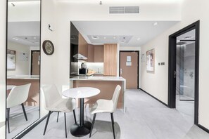 Dining - Free housekeeping visits during your stay - StayShort - Comfortable Studio Stay in Arjan Sleeps 2 (Arjan)
