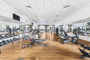 Fitness facility - Free housekeeping visits during your stay - StayShort - Comfortable Studio Stay in Arjan Sleeps 2 (Arjan)