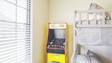 3 bedrooms, WiFi, bed sheets