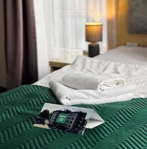 In-room safe, blackout curtains, iron/ironing board, free WiFi - Hotel Seven  (Bytom)