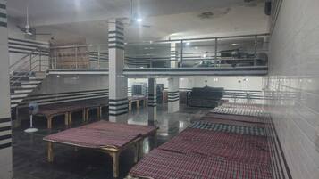 Dormitório compartilhado | Wi-Fi de cortesia, roupa de cama