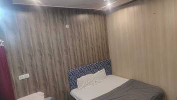 Quadruple Room | Free WiFi, bed sheets