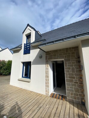 Exterior detail - 5 minutes from the beach! Quiet house (St Pierre Quiberon)
