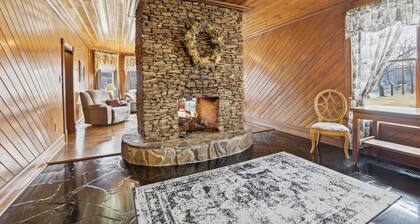 Cozy & Spacious 4BR Home | Sleeps 10 to 14