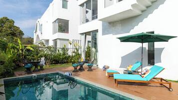 Kolam renang terbuka