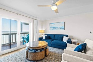 TV - Sunset Caye: Beautiful Views, Kayak, Pool & more! (Escambia County)
