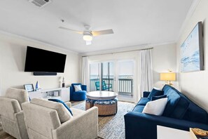 TV - Sunset Caye: Beautiful Views, Kayak, Pool & more! (Escambia County)