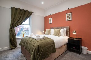 2 bedrooms, iron/ironing board, free WiFi, bed sheets - 1B Britannia Apartment  -  an apartment that sleeps 5 guests  in 2 bedrooms (Wallasey)