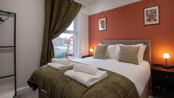 2 bedrooms, iron/ironing board, free WiFi, bed sheets