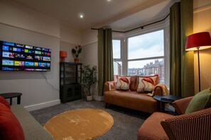 Smart TV - 1B Britannia Apartment  -  an apartment that sleeps 5 guests  in 2 bedrooms (Wallasey)