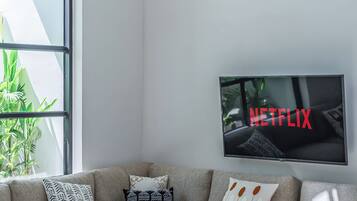 Family Villa, Pool View | Living area