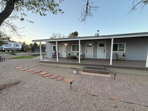 Exterior - Cozy private stay near Sedona with easy self check-in (Cottonwood)