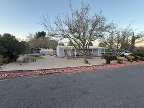 Exterior - Cozy private stay near Sedona with easy self check-in (Cottonwood)