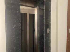 รูปภาพที่ไม่ได้จัดประเภท, 5 จาก 8, ปุ่ม