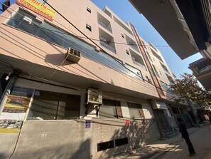 Unclassified image, 3 of 8, button - Vansh Residency Couple Friendly Gurgaon (Gurugram)