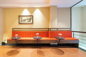 Lobby sitting area - Nicecy Hotel - Bui Vien Walking Street 2 (Ho chi Minh)