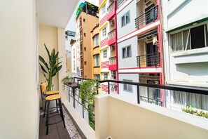 View from property - Nicecy Hotel - Bui Vien Walking Street 2 (Ho chi Minh)