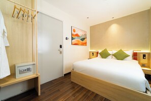 Superior Double Room - Nicecy Hotel - Bui Vien Walking Street 2 (Ho chi Minh)