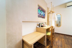 Deluxe Double Room - Nicecy Hotel - Bui Vien Walking Street 2 (Ho chi Minh)