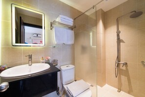 Familien-Dreibettzimmer | Badezimmer