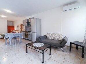 Fernseher, Kamin