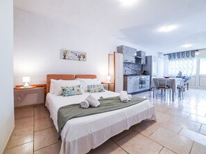 Internet - Paolos Trullo im Herzen der Landschaft by Interhome (Carovigno)