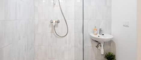 Free toiletries, towels, soap, shampoo