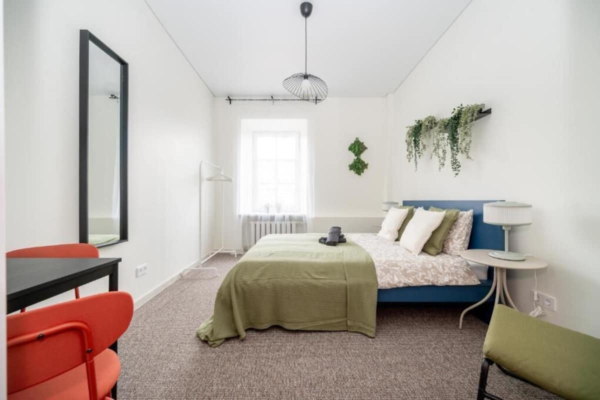 Quarto casal clássico, vista para a cidade | Escrivaninha, espaço de trabalho para notebook, Wi-Fi de cortesia