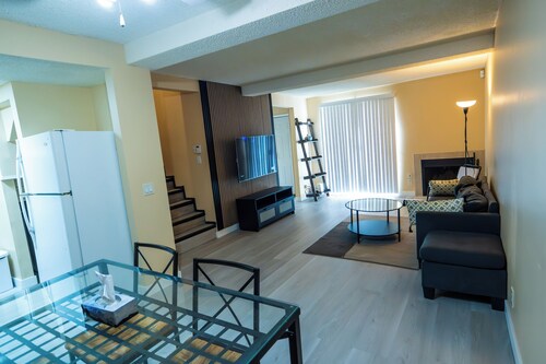 Charming 2-Bedroom House in Central Calgary
