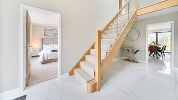 4 bedrooms, Internet, bed sheets