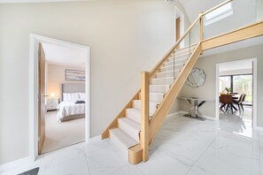 4 bedrooms, Internet, bed sheets - Casa Honeybourne - sleeps 8 guests  in 4 bedrooms (Bournemouth)