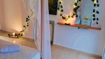 Iron/ironing board, Internet, bed sheets