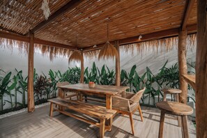 Päivittäinen mannermainen aamiainen (220000 IDR per henkilö)