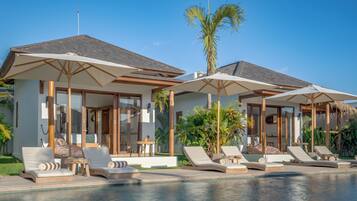 Deluxe Bungalow, Pool View