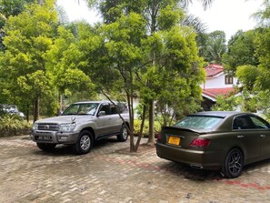 Property grounds - Kudaarala Heritage (Kengalla)