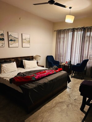 Deluxe Double Room, City View - Abhi Ganga Homestay (Haridwar)