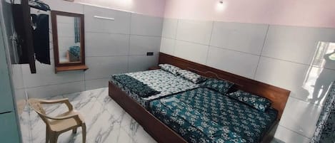 Habitación familiar, balcón | Insonorización y wifi gratis