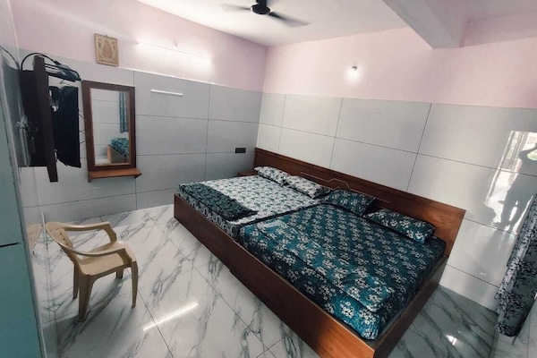 Family Room, Balcony | Soundproofing, WiFi (free)