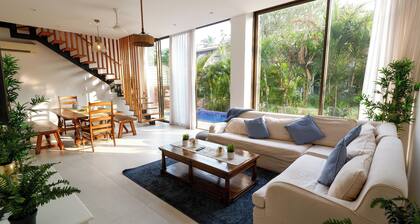Sun Contemporary by Dia Homes