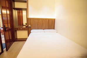 3 habitaciones, tabla de planchar con plancha, wifi y ropa de cama 