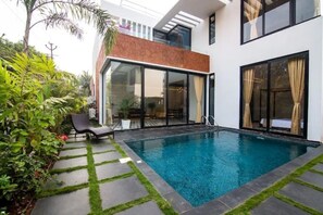 Biệt thự, ban công, quang cảnh vườn