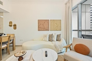 Appartement, balcon, vue ville | Coin séjour
