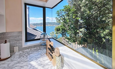 The Victoria Manor | Harbourview Residence