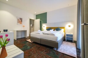 Comfort Double or Twin Room, Air conditioning | In-room safe, desk, laptop workspace, soundproofing - Boutique Hotel Piazza Grande Locarno  (Locarno)