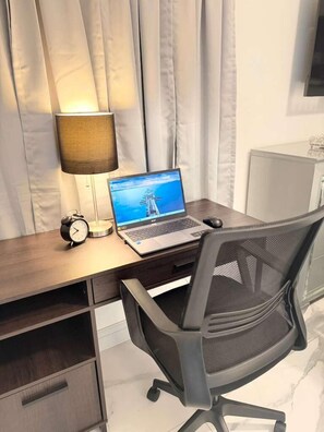 Interior - Clean & Cozy 1-Bedroom • AC • Fast WiFi • Las Vegas (Las Vegas)