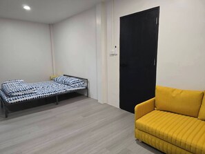 House, 3 Bedrooms, City View | 3 bedrooms - Charming 3-bedroom House in Bueng Kum, Thailand (Bangkok)