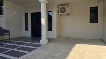 House, 3 Bedrooms, City View | Exterior detail