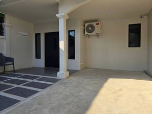 Casa, 3 quartos, vista para a cidade | Detalhe da fachada